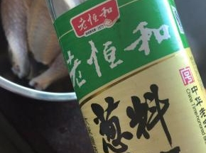 加入葱姜料酒