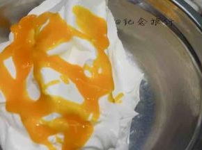 芒果果酱/色素调出另外黄色的奶油