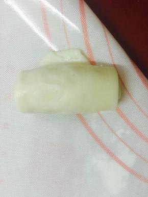 由上至下再次卷起来，收口朝下