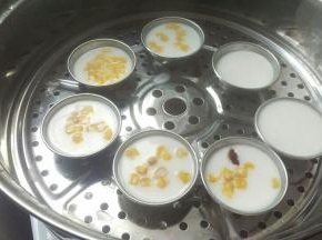等到水煮开后加入粉浆，大火15分钟就可以出炉咯，这个方子可以做10个小碗，具体还是看自己碗的大小。
