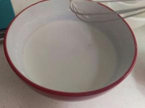 水和粉搅拌均匀。