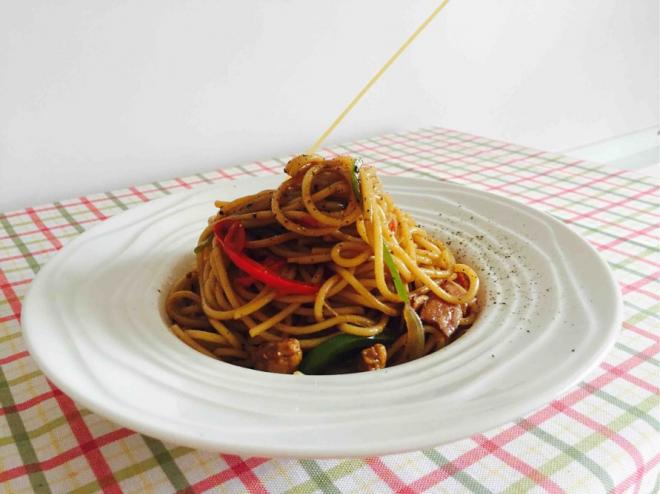 黑胡椒培根牛肉粒意面