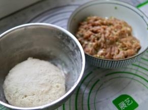 面团也醒好了。如图所示