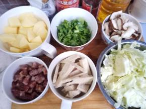 将食材洗净切好