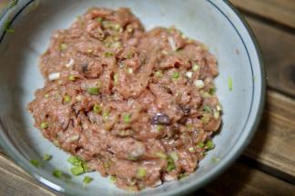 顺时针方向搅拌均匀备用