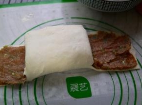 继续往上折（如图所示）