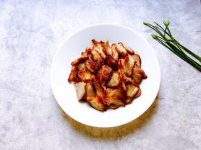 烤好之后稍微放凉，切片即可食用