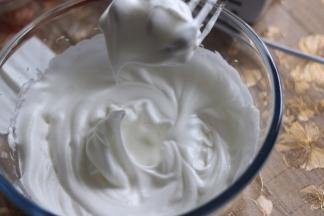 打至蛋白出现如图大弯勾即可。