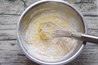 用Z字形手法拌匀