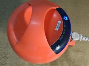 放进豆浆机，启动玉米汁功能。