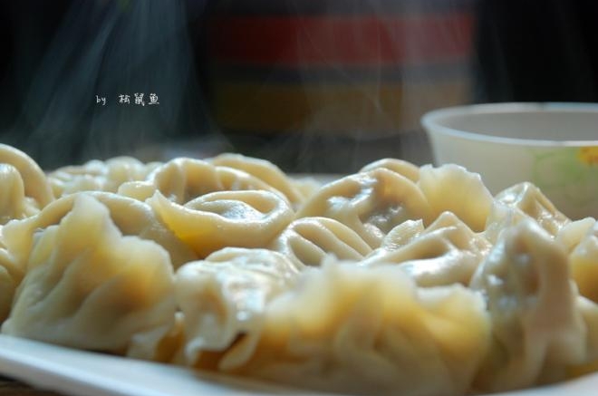 热气腾腾的牛肉白菜水饺