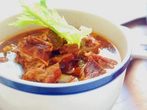 牛肉炖好了，吃不完放冰箱。