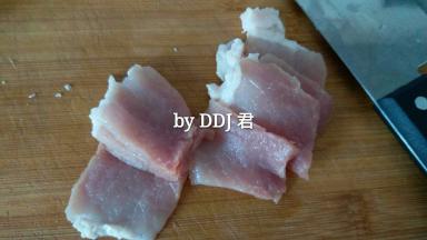 瘦肉和肥肉剁碎