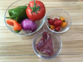 4. 把披萨酱中的材料都准备好