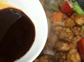 最后加入料汁大火翻炒几下，关火出锅