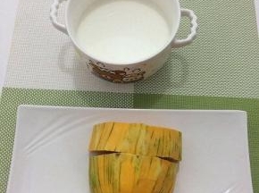 准备好食材：牛仔和南瓜