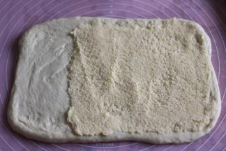 右边三分之二出涂满椰蓉。