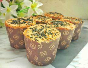 我们家里人没有喜欢吃肉松的，这款蛋糕做出来孩子吃了两个，口感特别好。