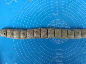 切成小段，均分成16个。大概一个在18克左右。