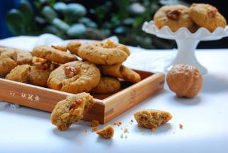 美味的核桃酥就做好了。