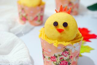 装饰在杯子蛋糕上。