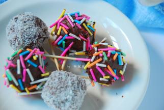 能量满满的巧克力燕麦球就做好啦！