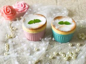 拍照一定要争分夺秒！布置好场景，稍微放凉一会，高度回落些再拍更好看哦！