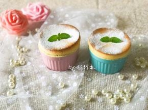 拍照一定要争分夺秒！布置好场景，稍微放凉一会，高度回落些再拍更好看哦！