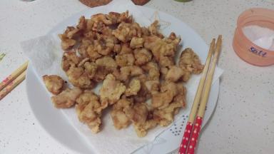 出锅后放凉，准备酱汁。