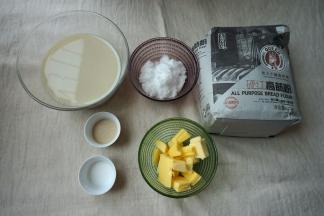 全部材料准备好；豆浆根据浓稠度及面粉的吸水率来调整、黄油室温软化