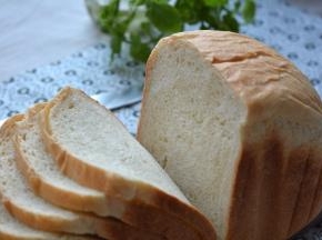 倒在晾架上，凉后切片或者装袋