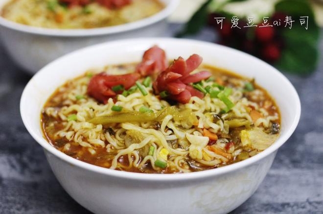 深夜食堂版红香肠泡面