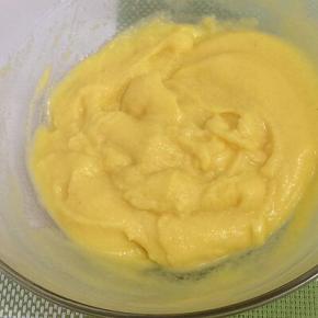 调好的玉米面放到不烫手