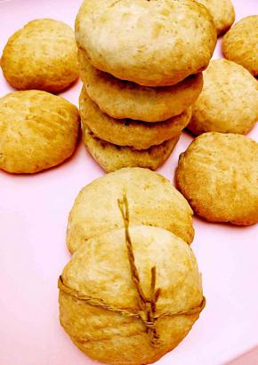 放入预热好的烤箱中，160度25分钟左右