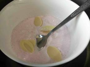 棉花糖+巧克力+淡奶油隔水融化