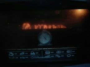 烤箱预热，中下层180度28分钟（温度根据自家烤箱实际温度操作）