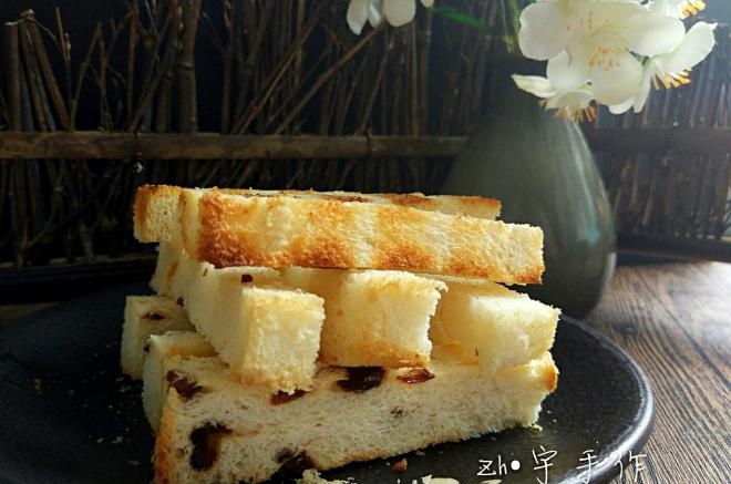 葡萄干奶香吐司酥条