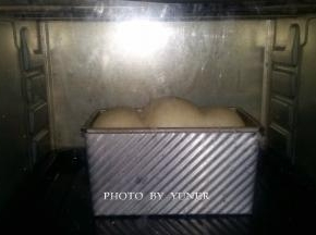 烤箱预热180度，底层，烤35分钟。表面上色后及时盖上锡纸。烤好后，立即倒出，凉后装保鲜袋。