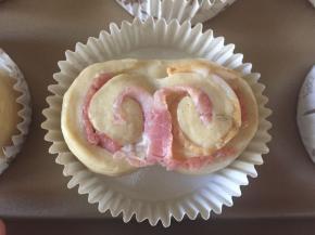 翻一下成为图中样子，放入面包托