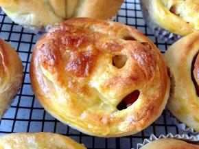 烤箱提前预热，170度，中层 25分钟，出炉啦