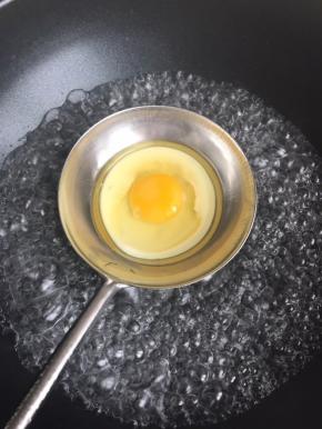 约1分钟，周围蛋白开始变色。