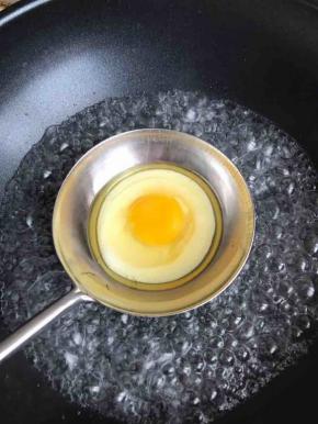 两分半钟，一半蛋白都变色了