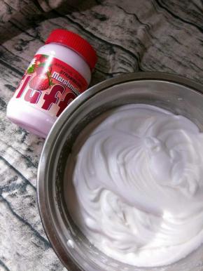 加了fulff棉花糖的蛋白霜很细腻