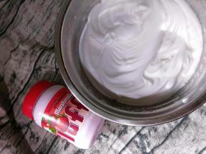 硬性发泡的蛋白，气泡更加细腻！