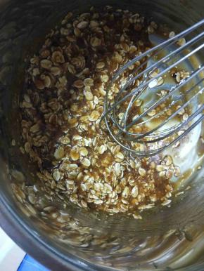 加入燕麦片搅拌均匀