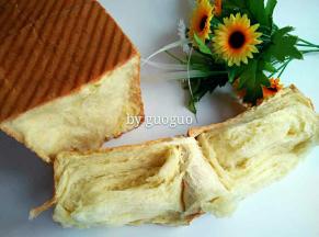 美美软软的吐司面包就做好了