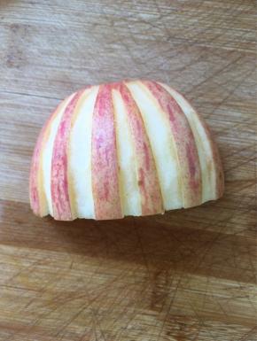 刻成雨伞的形状