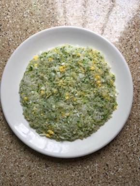 装入盘中稍微压一下