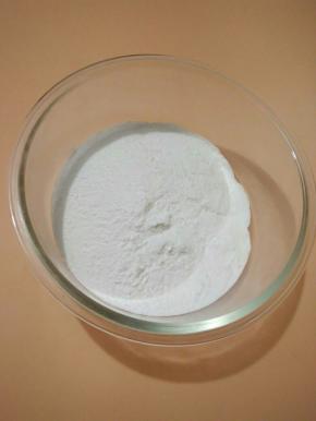 称量100克的雪媚娘预拌粉