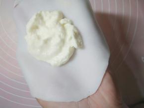 加入打发的淡奶油